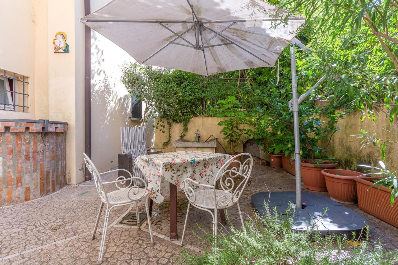 Pleasant Central Apartment With Garden Bologne Extérieur photo